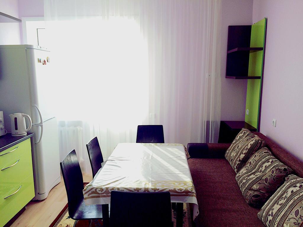 Sky Infinity Apartment 아스타나 외부 사진